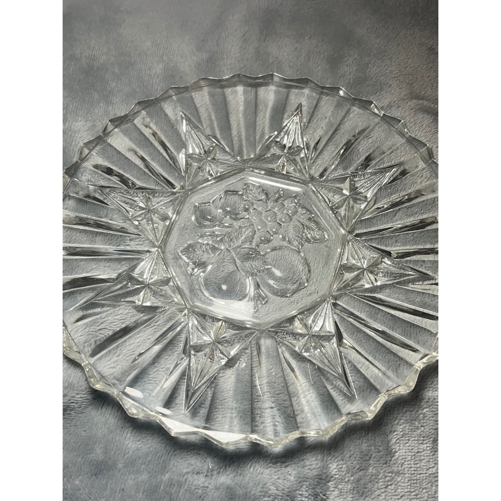 Vintage Pressed Glass Fruit Plate 10"‎ Clear Scalloped Edge Serving Dessert Dish